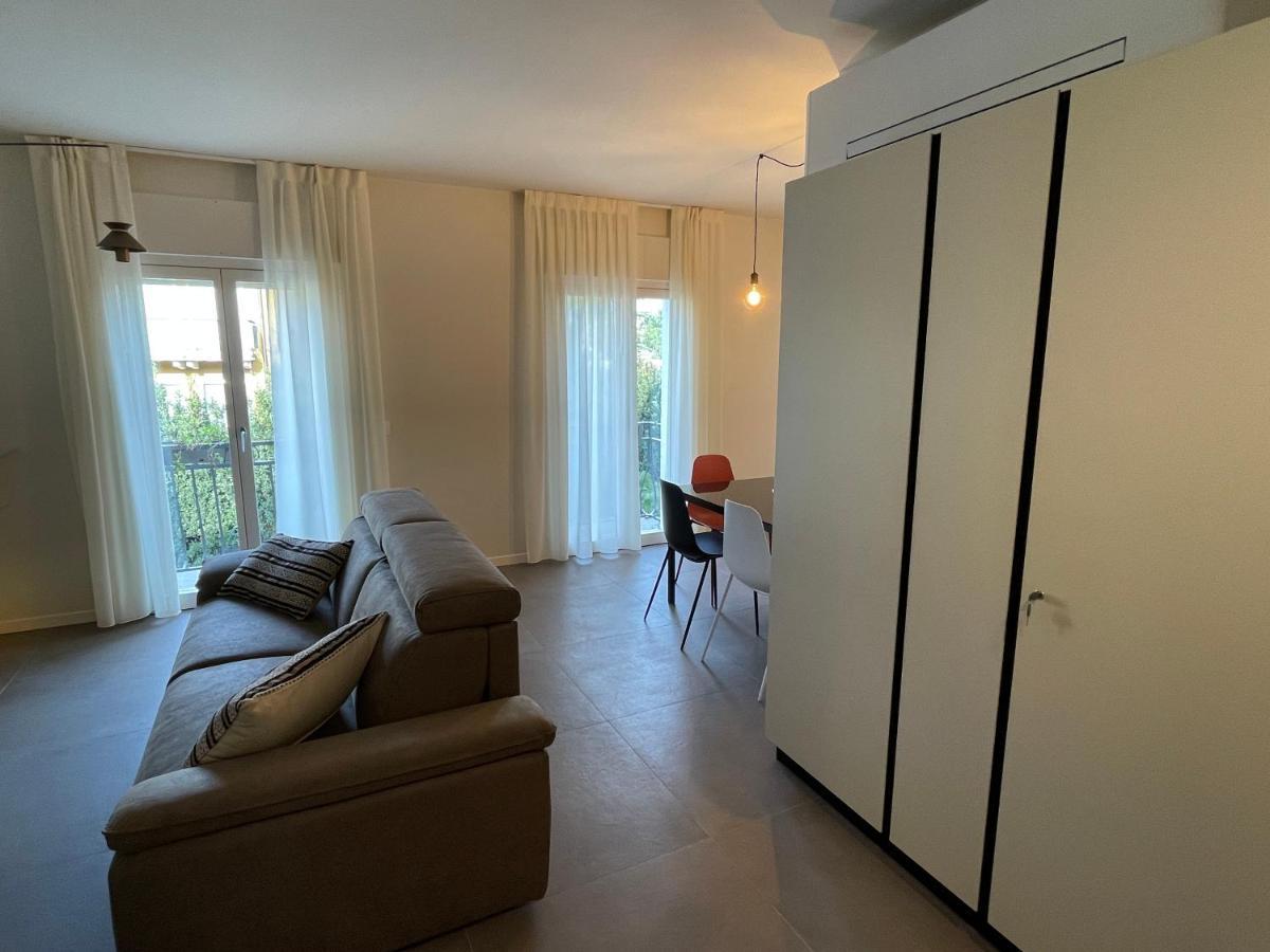 Lucia Holiday Apartments Lazise Exteriör bild