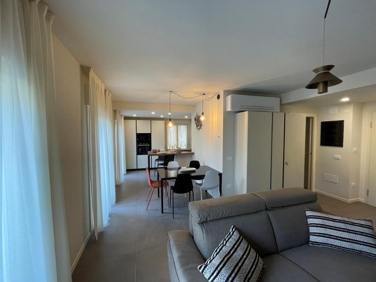 Lucia Holiday Apartments Lazise Exteriör bild