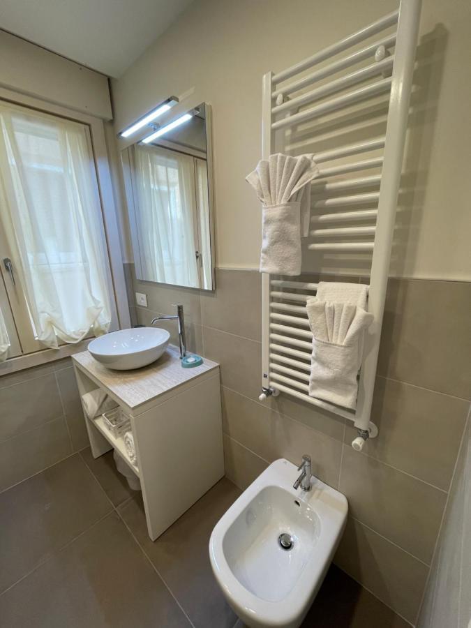 Lucia Holiday Apartments Lazise Exteriör bild