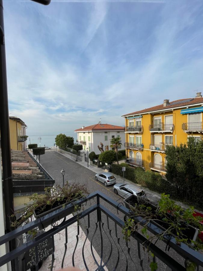 Lucia Holiday Apartments Lazise Exteriör bild