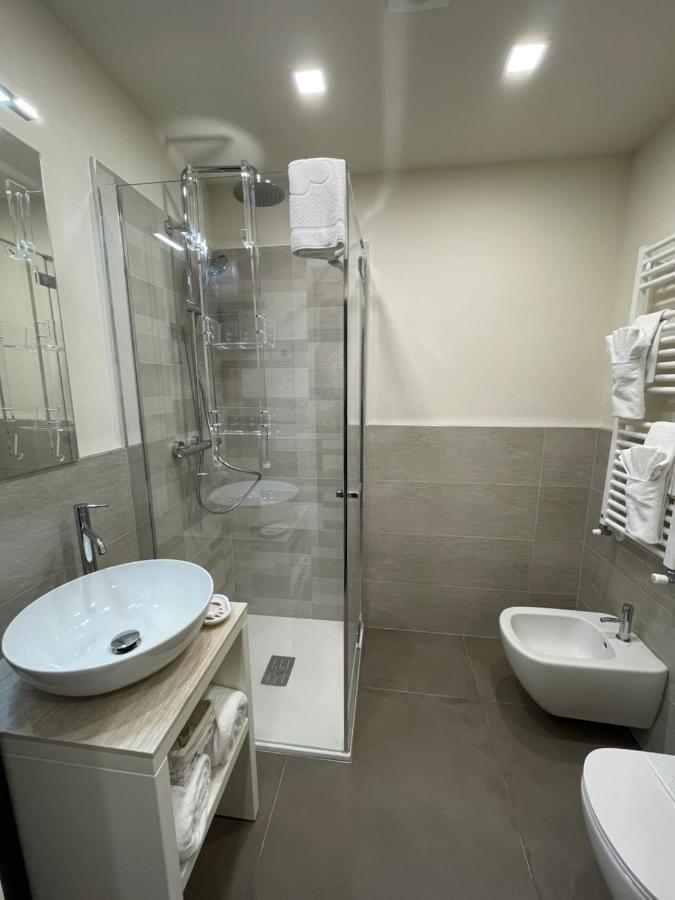Lucia Holiday Apartments Lazise Exteriör bild